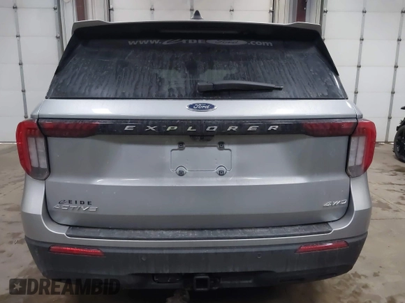 2025 Ford Explorer Active with VIN 1FMUK8DH0SGA35718, listed as a IAAI auction lot 41283665 with 391 mi miles. Bid and sale history available at carsss.com. Image 16.