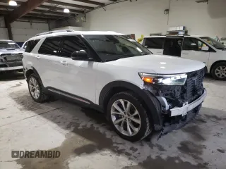 2022 Ford Explorer Platinum with VIN 1FM5K8HW1NNA08296, listed as a Copart auction lot 84750084 with 42,879 mi miles and Salvage Title. Bid and sale history available at carsss.com. Image 4.