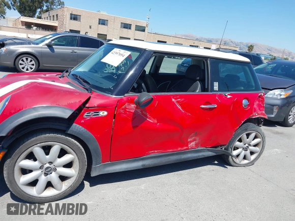2005 MINI Hardtop S with VIN WMWRE33515TG96312, listed as a IAAI auction lot 42397054 with 176,049 mi miles and . Bid and sale history available at DreamBid. Image 6.