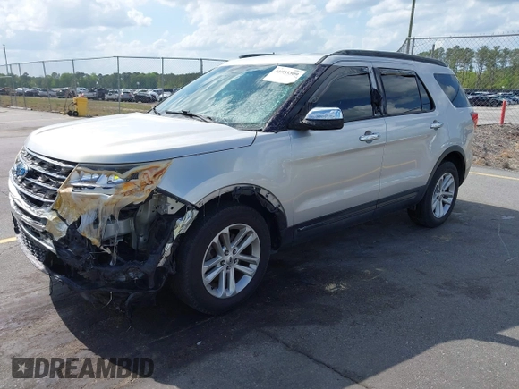 2016 Ford Explorer with VIN 1FM5K7BH9GGB39066, listed as a IAAI auction lot 41953309 with 193,779 mi miles. Bid and sale history available at carsss.com. Image 2.