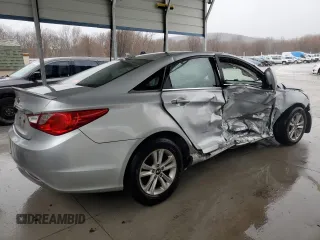 2013 Hyundai Sonata GLS z VIN 5NPEB4AC3DH503773, wystawiony jako Copart lot #47603525 z przebiegiem 217 437 mil mil oraz Szkody całkowita. Historia ofert i sprzedaży dostępna na DreamBid. Obrazek 3.