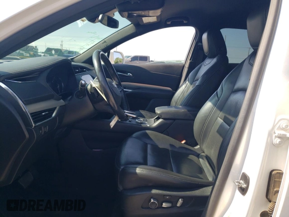 2020 Cadillac XT4 FWD Premium Luxury with VIN 1GYFZCR4XLF101193, listed as a Copart auction lot 59968145 with 135,218 mi miles and Salvage title. Bid and sale history available at DreamBid. Image 7.