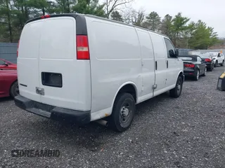 2007 Chevrolet Express Cargo Van with VIN 1GCGG25V471164110, listed as a IAAI auction lot 41996377 with 85,226 mi miles. Bid and sale history available at carsss.com. Image 4.