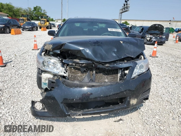 2010 Toyota Camry z VIN 4T1BF3EK9AU013984, wystawiony jako Copart lot #59219365 z przebiegiem Nie podano mil oraz Szkoda całkowita • Salvage title. Historia ofert i sprzedaży dostępna na DreamBid. Obrazek 5.