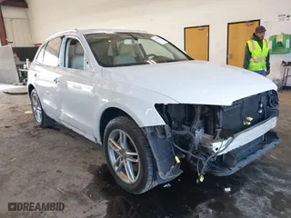 2015 Audi Q5 Premium Plus with VIN WA1DGAFP2FA130155, listed as a IAAI auction lot 41699314 with 118,377 mi miles. Bid and sale history available at carsss.com. Image 1.