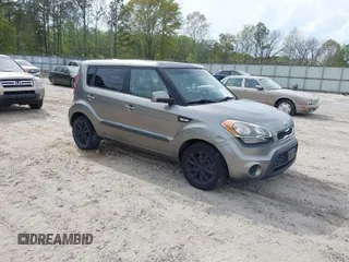 2013 Kia Soul with VIN KNDJT2A52D7595996, listed as a IAAI auction lot 41974905 with 138,953 mi miles. Bid and sale history available at carsss.com. Image 1.