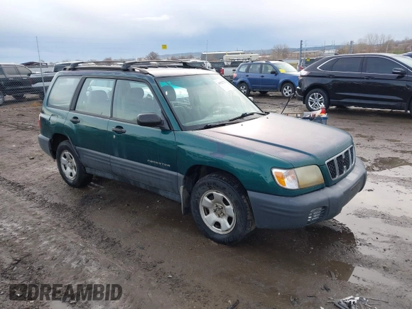 2001 Subaru Forester L with VIN JF1SF63501G733293, listed as a IAAI auction lot 41922722 with 333,291 mi miles. Bid and sale history available at carsss.com. Image 1.