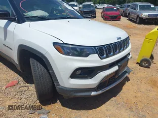 2023 Jeep Compass Limited z VIN 3C4NJDCN8PT569144, wystawiony jako IAAI lot #42750920 z przebiegiem 52 434 mil mil oraz . Historia ofert i sprzedaży dostępna na DreamBid. Obrazek 18.