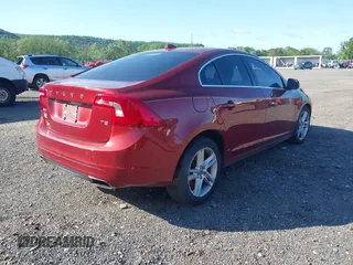 2015 Volvo S60 T5 Drive-E Premier с VIN YV126MFK3F1344944, выставлен на аукционе IAAI как лот 42305253 с пробегом 244 397 миль миль и . История ставок и продаж доступна на DreamBid. Изображение 4.