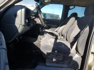 2001 Chevrolet Silverado 3500 LS with VIN 1GCJK33G71F148492, listed as a Copart auction lot 81808714 with 114,563 mi miles and Salvage Title. Bid and sale history available at carsss.com. Image 7.