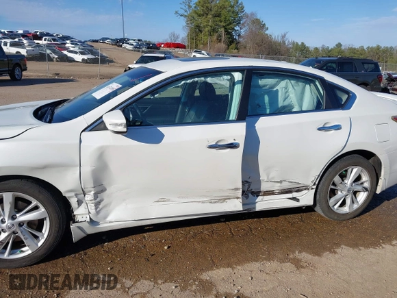 2014 Nissan Altima 2.5 S with VIN 1N4AL3AP7EN222382, listed as a IAAI auction lot 41674109 with 84,721 mi miles. Bid and sale history available at carsss.com. Image 6.