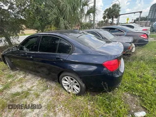 2012 BMW 3 Series 328i z VIN WBA3A5C5XCF347638, wystawiony jako Copart lot #59191275 z przebiegiem 90 830 mil mil oraz Czysty tytuł • Clean title. Historia ofert i sprzedaży dostępna na DreamBid. Obrazek 3.