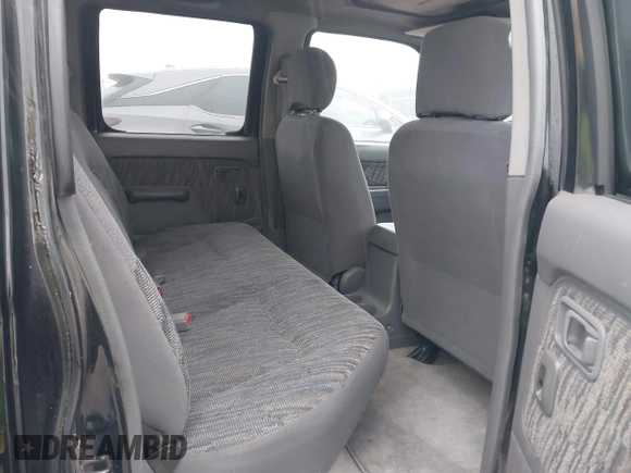 2000 Nissan Frontier XE z VIN 1N6ED27Y4YC355942, wystawiony jako IAAI lot #42162996 z przebiegiem 278 251 mil mil oraz . Historia ofert i sprzedaży dostępna na DreamBid. Obrazek 8.