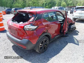 2019 Nissan Kicks SV z VIN 3N1CP5CU2KL493953, wystawiony jako IAAI lot #42142948 z przebiegiem 101 650 mil mil oraz . Historia ofert i sprzedaży dostępna na DreamBid. Obrazek 4.
