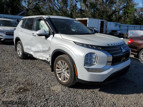 2022 Mitsubishi Outlander ES with VIN JA4J3TA88NZ050529, listed as a Copart auction lot 45385495 with 38,608 mi miles and Non Repairable. Bid and sale history available at carsss.com. Image 4.