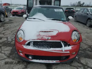 2013 MINI Hardtop S with VIN WMWSV3C56DT389389, listed as a Copart auction lot 89288615 with 85,001 mi miles and Salvage title. Bid and sale history available at DreamBid. Image 5.