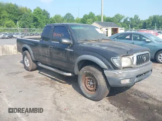 2001 Toyota Tacoma z VIN 5TEWM72N41Z773216, wystawiony jako IAAI lot #42424147 z przebiegiem 266 636 mil mil oraz . Historia ofert i sprzedaży dostępna na DreamBid. Obrazek 1.