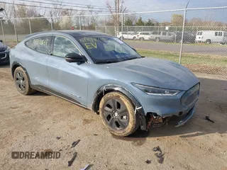 2023 Ford Mustang Mach-E California Route 1 z VIN 3FMTK2SU3PMA84062, wystawiony jako IAAI lot #41909649 z przebiegiem 28 554 mil mil oraz . Historia ofert i sprzedaży dostępna na DreamBid. Obrazek 1.