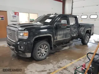 2017 GMC Sierra 2500HD Denali with VIN 1GT12UEY1HF212175, listed as a IAAI auction lot 40998857 with 80,297 mi miles. Bid and sale history available at carsss.com. Image 17.