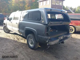 2001 Chevrolet Silverado 1500HD LS with VIN 1GCGC13U61F203824, listed as a IAAI auction lot 40522607 with 184,315 mi miles. Bid and sale history available at carsss.com. Image 3.