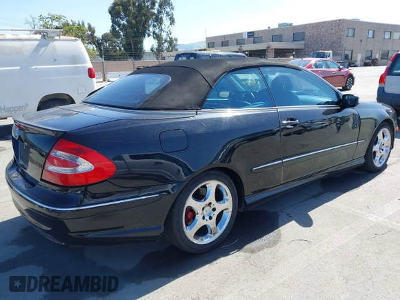 2004 Mercedes-Benz CLK 500 z VIN WDBTK75G14T013879, wystawiony jako IAAI lot #41964787 z przebiegiem 114 444 mil mil oraz . Historia ofert i sprzedaży dostępna na DreamBid. Obrazek 4.