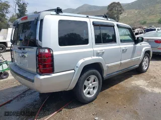 2006 Jeep Commander Limited with VIN 1J8HG58N16C253033, listed as a IAAI auction lot 42008271 with 111,643 mi miles. Bid and sale history available at carsss.com. Image 4.
