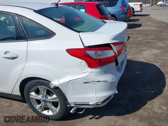 2013 Ford Focus SE with VIN 1FADP3F28DL274208, listed as a IAAI auction lot 41997585 with 233,384 mi miles. Bid and sale history available at carsss.com. Image 17.