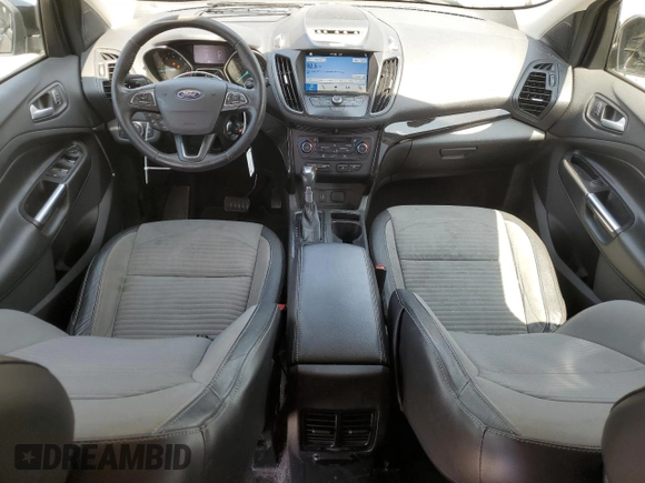 2017 Ford Escape SE z VIN 1FMCU0G92HUD20328, wystawiony jako Copart lot #55181485 z przebiegiem Nie podano mil oraz Szkoda całkowita • Salvage title. Historia ofert i sprzedaży dostępna na DreamBid. Obrazek 8.