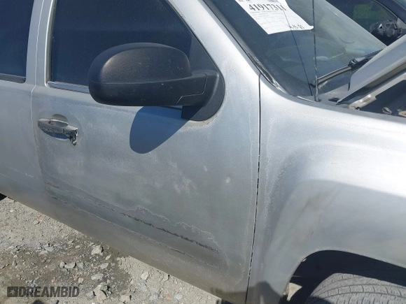 2010 Chevrolet Silverado 1500 LT with VIN 3GCRCSE04AG106550, listed as a IAAI auction lot 41917311 with 319,582 mi miles. Bid and sale history available at carsss.com. Image 19.