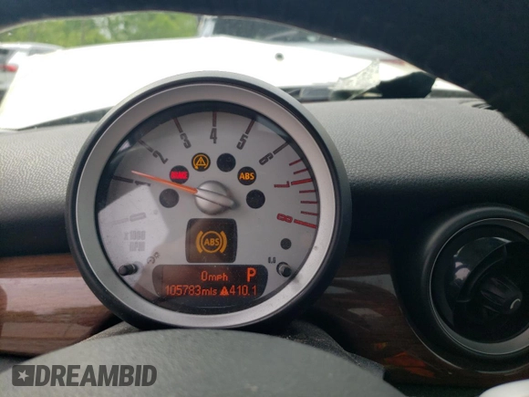 2008 MINI Hardtop with VIN WMWMF33508TT65360, listed as a Copart auction lot 58693445 with 105,783 mi miles and Salvage title. Bid and sale history available at DreamBid. Image 9.