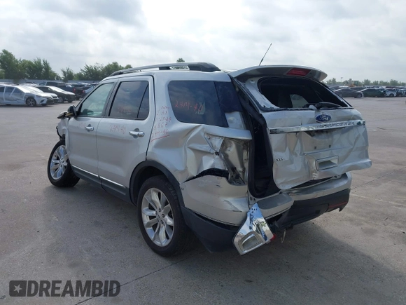 2011 Ford Explorer XLT с VIN 1FMHK7D83BGA50421, выставлен на аукционе IAAI как лот 41110558 с пробегом 206 329 миль миль и . История ставок и продаж доступна на DreamBid. Изображение 3.
