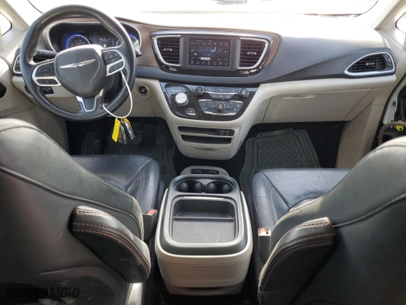 2018 Chrysler Pacifica Touring L with VIN 2C4RC1BG4JR211577, listed as a Copart auction lot 49808885 with 123,246 mi miles and Salvage Title. Bid and sale history available at carsss.com. Image 8.