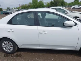 2010 Kia Forte EX z VIN KNAFU4A22A5292290, wystawiony jako IAAI lot #42195990 z przebiegiem 81 220 mil mil oraz . Historia ofert i sprzedaży dostępna na DreamBid. Obrazek 13.