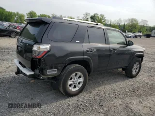 2024 Toyota 4Runner SR5 z VIN JTEMU5JR4R6284870, wystawiony jako Copart lot #56626445 z przebiegiem 20 658 mil mil oraz Szkoda całkowita • Salvage title. Historia ofert i sprzedaży dostępna na DreamBid. Obrazek 3.