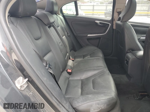 2015 Volvo S60 T5 Drive-E Premier z VIN YV140MFB3F1307970, wystawiony jako Copart lot #48437445 z przebiegiem 138 602 mil mil oraz Czysty tytuł • Clean title. Historia ofert i sprzedaży dostępna na DreamBid. Obrazek 10.