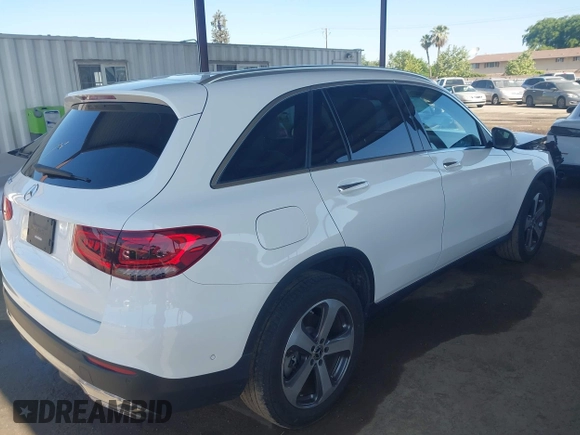 2022 Mercedes-Benz GLC 300 with VIN W1N0G8DB2NG100453, listed as a IAAI auction lot 42066751 with 24,345 mi miles and . Bid and sale history available at DreamBid. Image 4.
