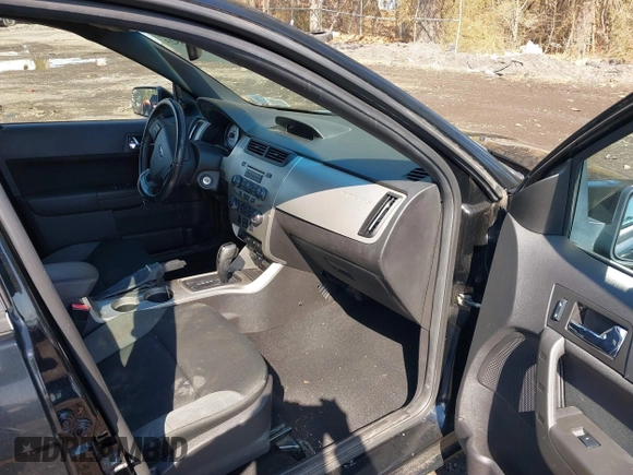2009 Ford Focus SES with VIN 1FAHP36N49W207901, listed as a IAAI auction lot 41875523 with 95,089 mi miles. Bid and sale history available at carsss.com. Image 5.