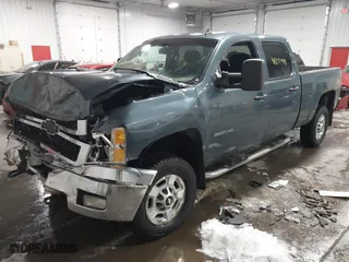 2011 Chevrolet Silverado 2500HD LT with VIN 1GC1KXCG0BF127038, listed as a IAAI auction lot 41127918 with 176,501 mi miles. Bid and sale history available at carsss.com. Image 17.