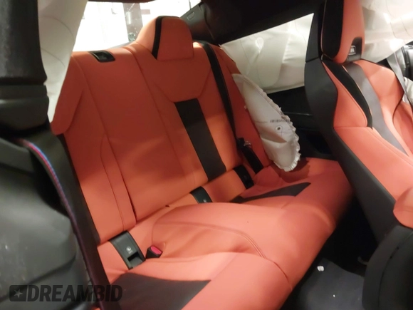 2025 BMW M4 Competition xDrive z VIN WBS33HK05SCT86800, wystawiony jako IAAI lot #41265093 z przebiegiem 838 mil mil oraz . Historia ofert i sprzedaży dostępna na DreamBid. Obrazek 8.