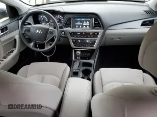 2017 Hyundai Sonata Hybrid SE with VIN KMHE24L12HA048581, listed as a Copart auction lot 39720083 with 116,933 mi miles. Bid and sale history available at carsss.com. Image 8.