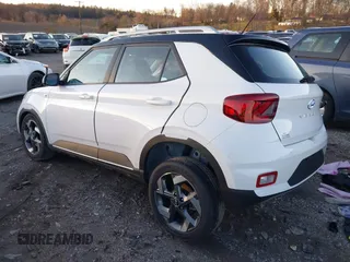 2024 Hyundai Venue SEL with VIN KMHRC8A39RU327634, listed as a IAAI auction lot 41185940 with 1,486 mi miles and . Bid and sale history available at DreamBid. Image 3.