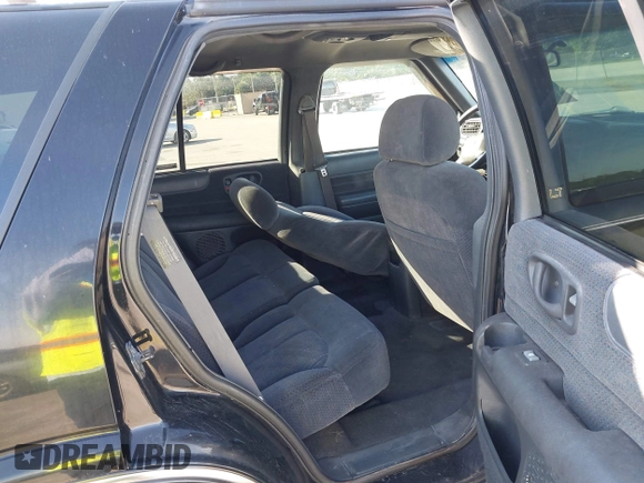 2000 Chevrolet Blazer LT with VIN 1GNDT13W5Y2244197, listed as a IAAI auction lot 41440176 with 133,797 mi miles and . Bid and sale history available at DreamBid. Image 8.