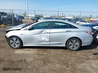 2015 Hyundai Sonata Hybrid Limited with VIN KMHEC4A44FA128410, listed as a IAAI auction lot 41923725 with 1 mi miles. Bid and sale history available at carsss.com. Image 14.
