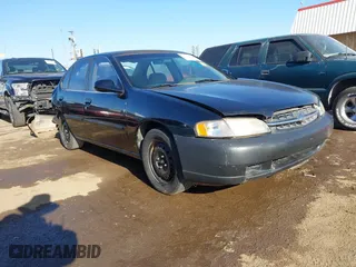 1999 Nissan Altima XE with VIN 1N4DL01D2XC156582, listed as a IAAI auction lot 41783168 with 292,251 mi miles. Bid and sale history available at carsss.com. Image 1.