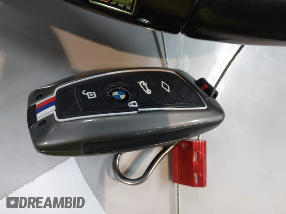 2015 BMW M3 с VIN WBS3C9C5XFP803102, выставлен на аукционе IAAI как лот 41616127 с пробегом 44 538 миль миль и . История ставок и продаж доступна на DreamBid. Изображение 11.