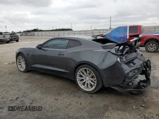2018 Chevrolet Camaro 2SS z VIN 1G1FH1R77J0184405, wystawiony jako Copart lot #56412215 z przebiegiem 53 269 mil mil oraz Szkody całkowita. Historia ofert i sprzedaży dostępna na DreamBid. Obrazek 2.