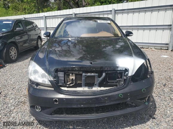 2009 Mercedes-Benz S-Class 5.5L V8 with VIN WDDNG86X39A267179, listed as a Copart auction lot 52216505 with 106,527 mi miles and Salvage Title. Bid and sale history available at carsss.com. Image 5.