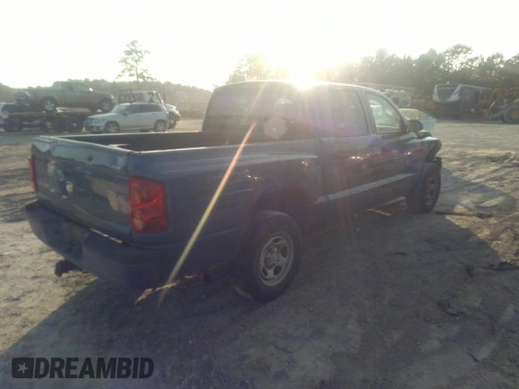 2006 Dodge Dakota ST with VIN 1D7HE28K16S527599, listed as a IAAI auction lot 41535854 with 295,983 mi miles and . Bid and sale history available at carsss.com. Image 4.