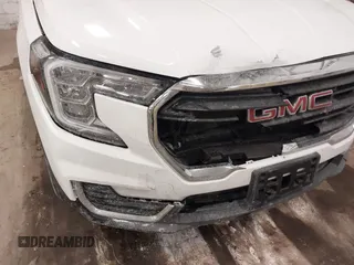 2023 GMC Terrain SLE z VIN 3GKALTEG4PL169930, wystawiony jako IAAI lot #41506508 z przebiegiem 13 728 mil mil oraz . Historia ofert i sprzedaży dostępna na DreamBid. Obrazek 6.