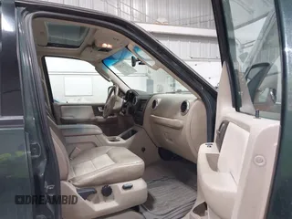 2004 Ford Expedition Eddie Bauer z VIN 1FMFU18L74LA59193, wystawiony jako IAAI lot #42415007 z przebiegiem 245 703 mil mil oraz . Historia ofert i sprzedaży dostępna na DreamBid. Obrazek 5.